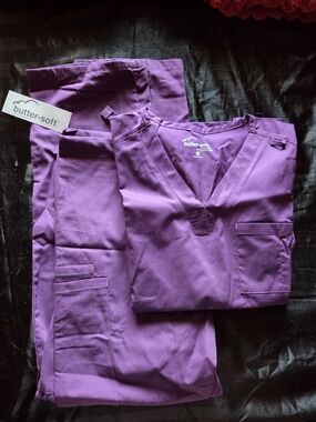 butter-soft Purple Medical Scrub Top & Pants Set